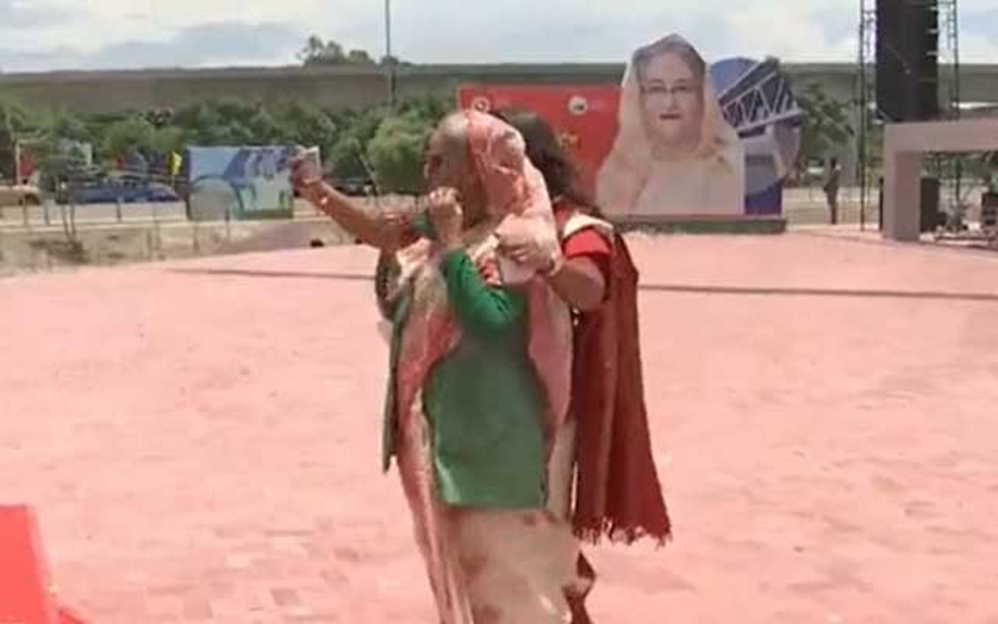 Prime Minister Sheikh Hasina And Her Daughter Saima Wazed Take A Selfie At The Padma Bridge 3617